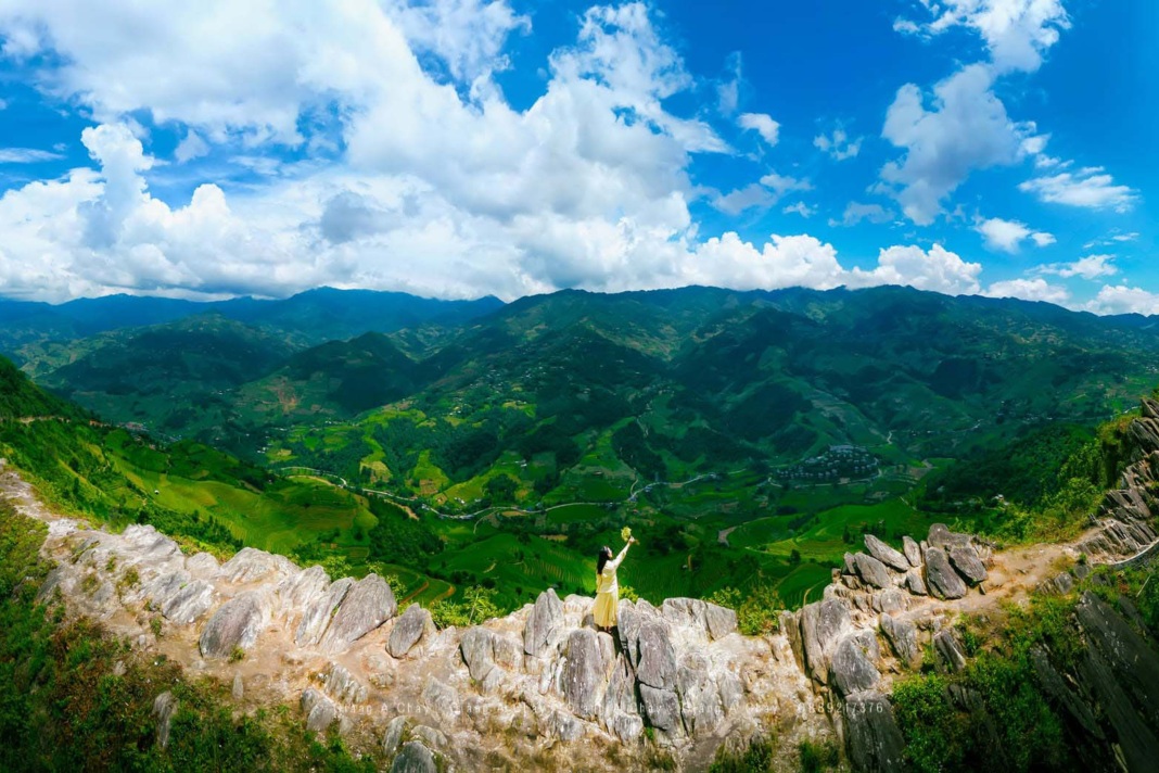 Trekking to dinosaur spine in Mu Cang Chai