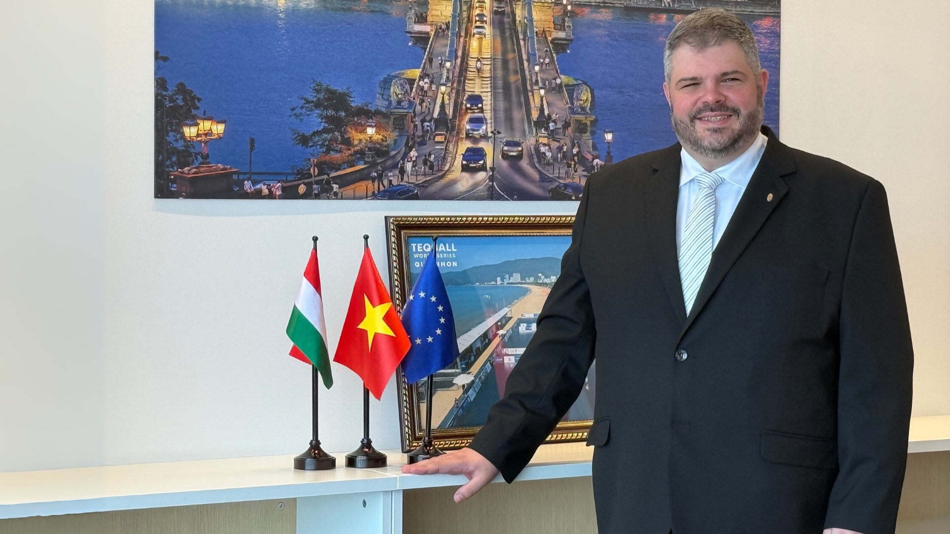 Expanding business ties in digital age