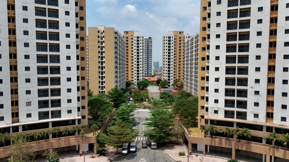 Politburo urges expansion of groups eligible to buy or rent social homes