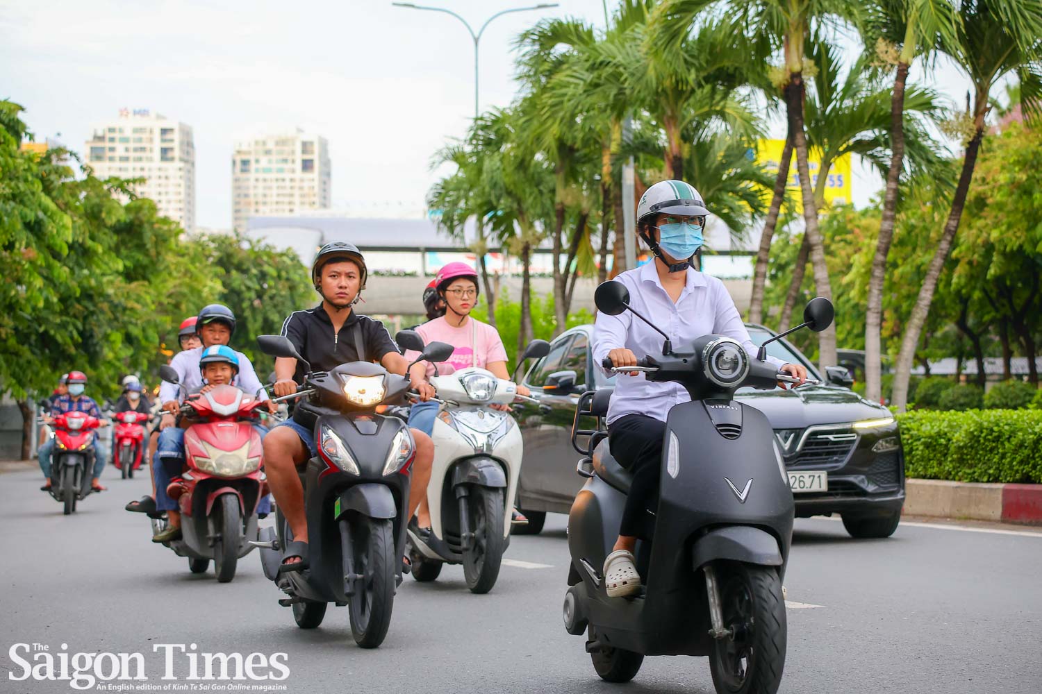 Vingroup to cover registration fee for electric motorbike buyers in Hanoi