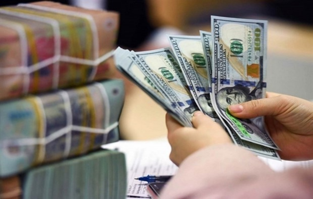 U.S. dollar rises against Vietnamese dong