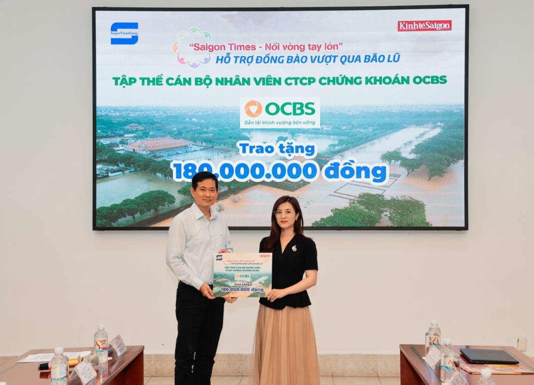 Saigon Times honors supporters of disaster-hit people