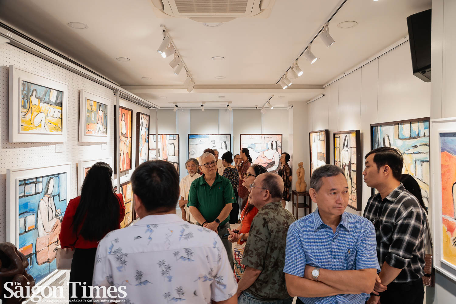 Art exhibition showcases Nguyen Than’s study of solitude through windowed figures