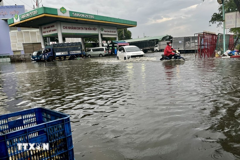 HCMC to integrate flood warning system into smart city platform