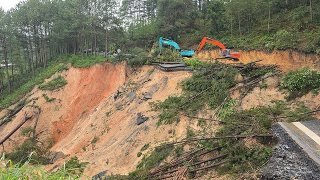 Emergency declared on Mimosa pass following storm damage