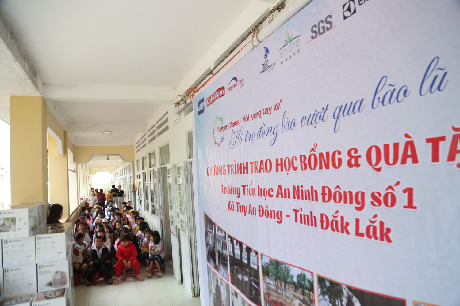 “Saigon Times – Great Circle” helps students in the flood-hit region