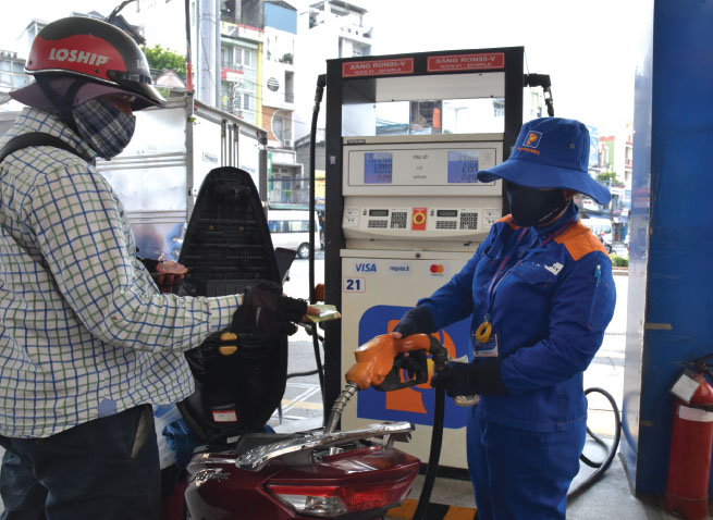 Domestic gasoline edges up, diesel drops slightly