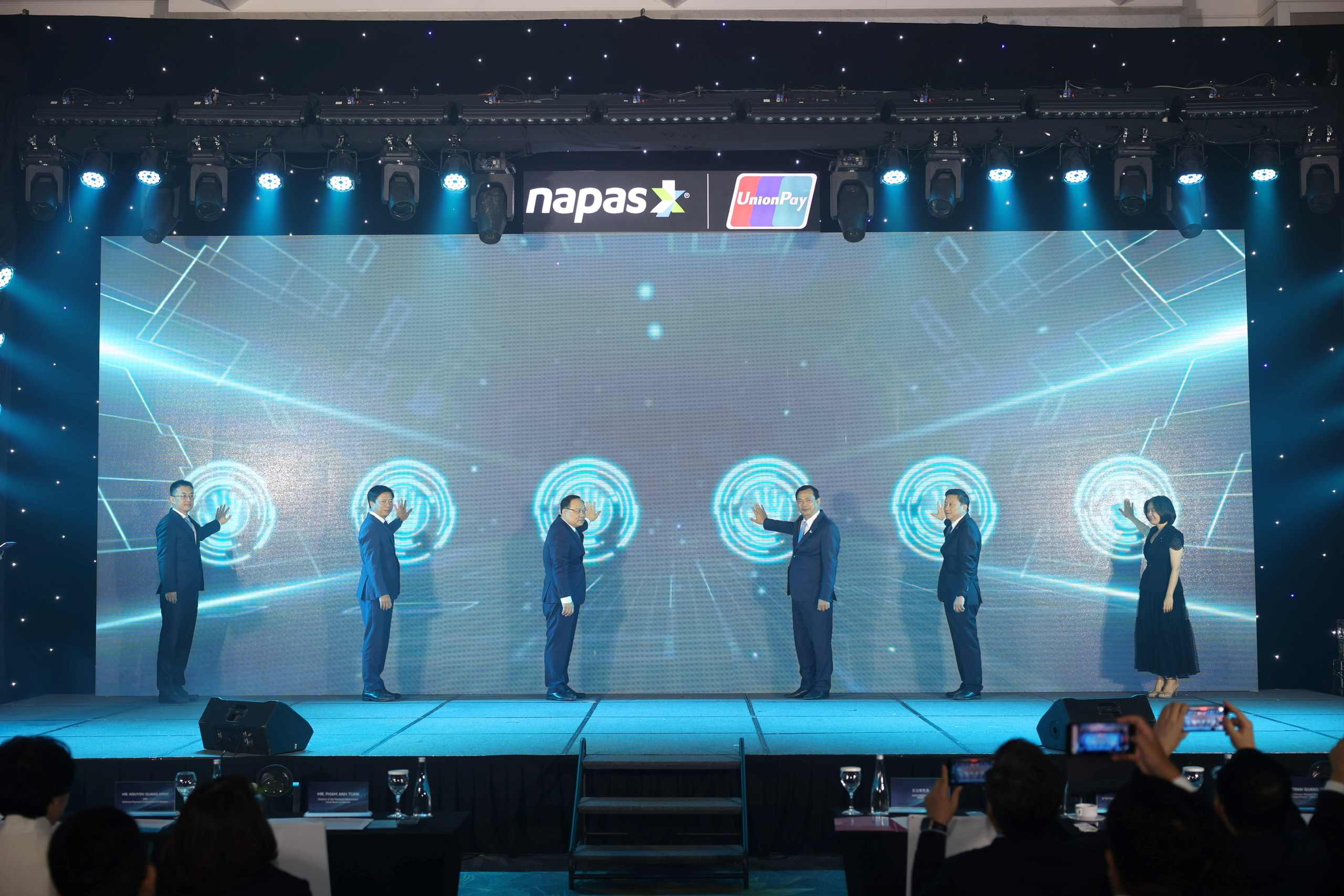NAPAS launches cross-border QR code payment service