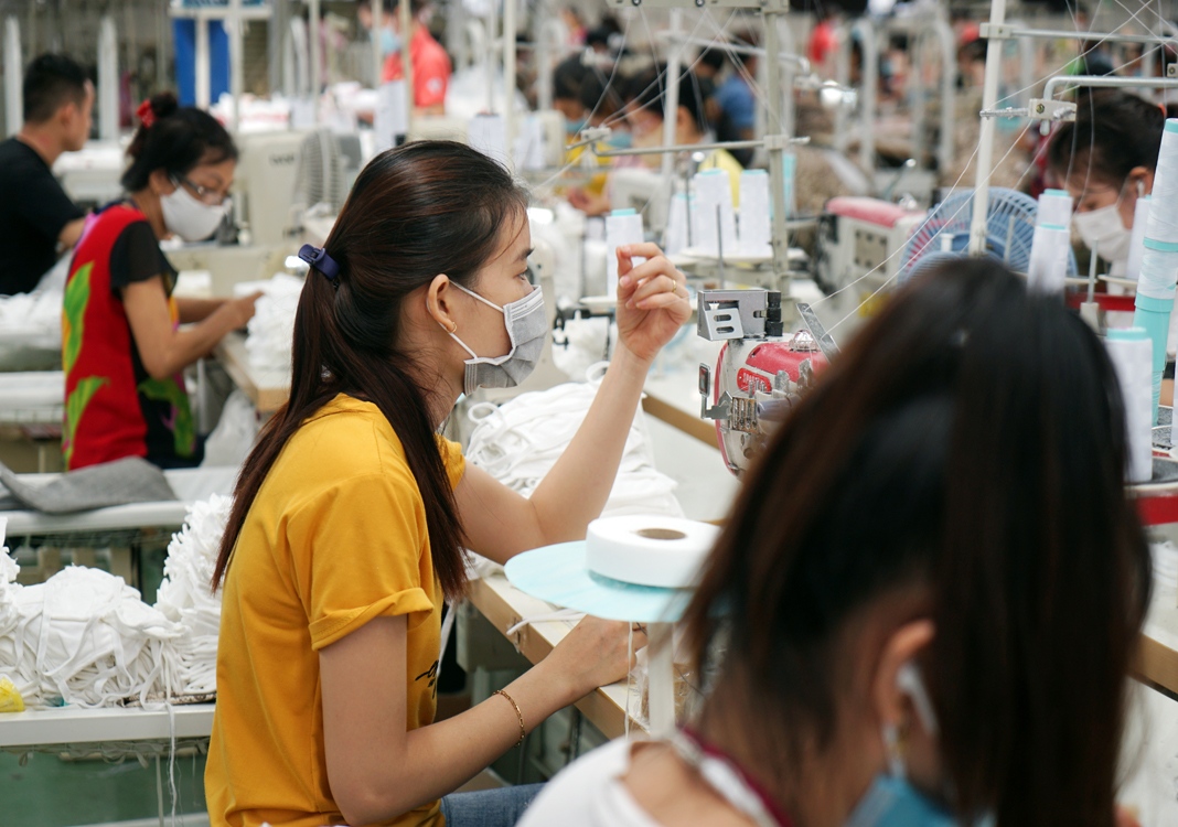 Over 2,600 workers to lose jobs as Korean garment firm shuts HCMC factory