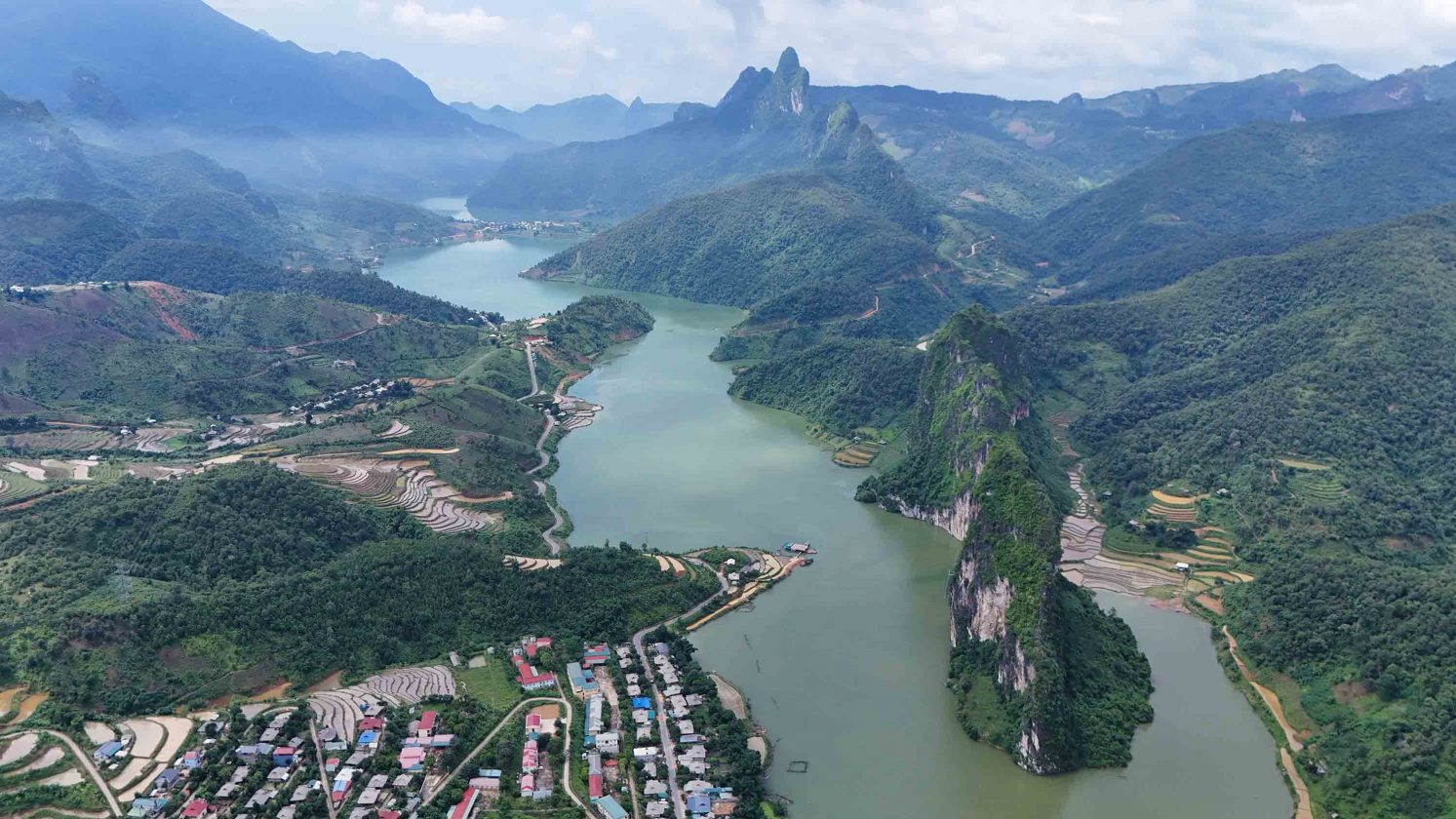 The untouched appeal of Ta Gia Bay in Lai Chau