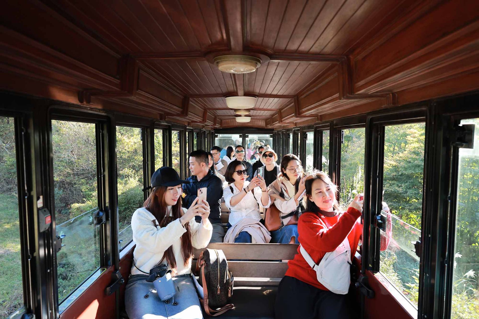 South Korea extends group visa fee waiver for Vietnamese tourists