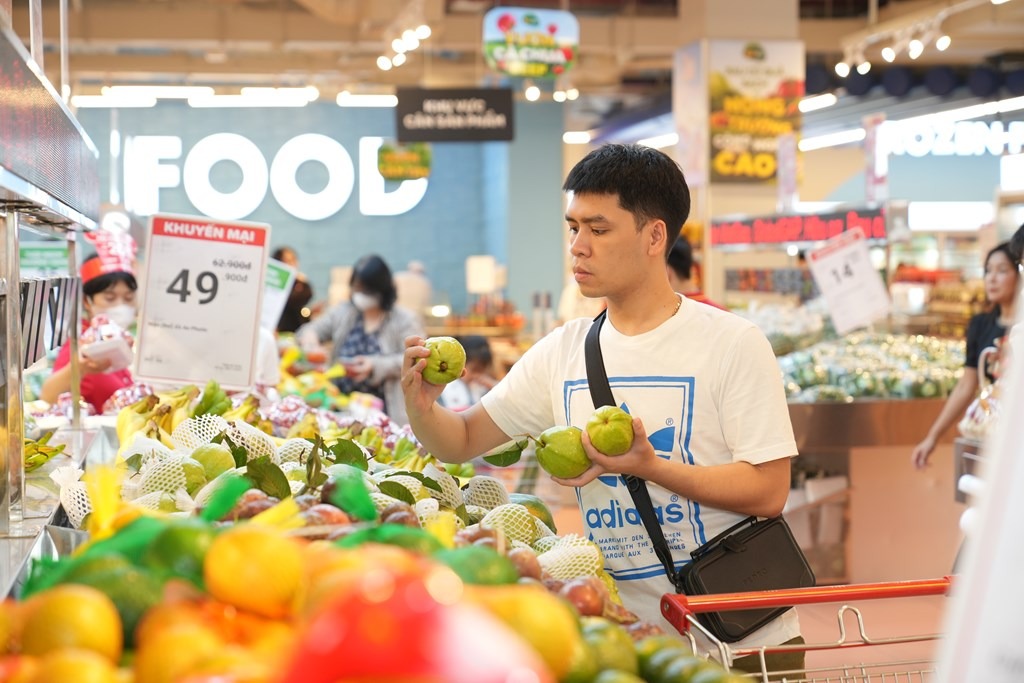 Year-end shopping demand surges in HCMC