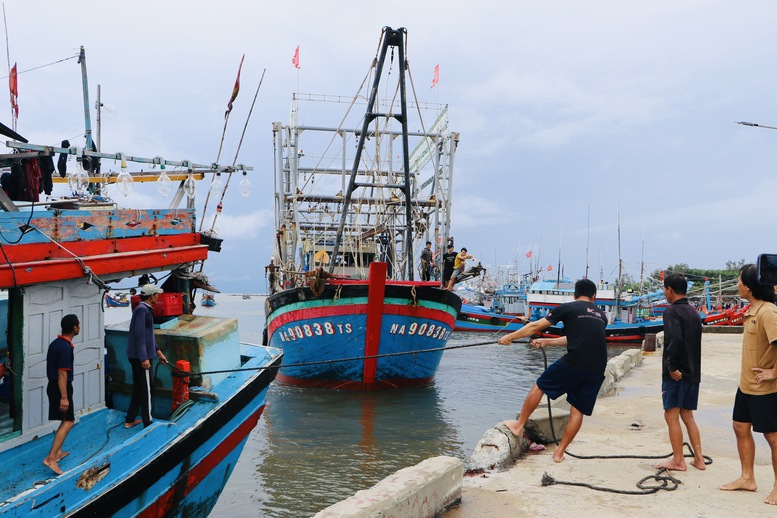 Vietnam braces for new storm as tropical depression strengthens offshore