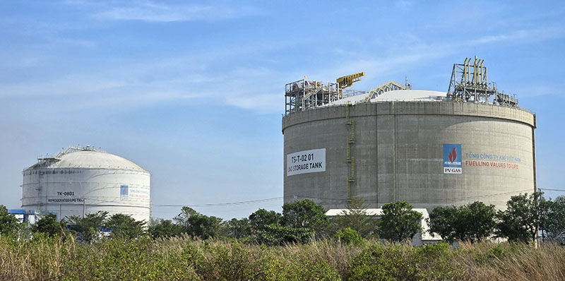 MOIT seeks 75% minimum power purchase commitment for LNG plants