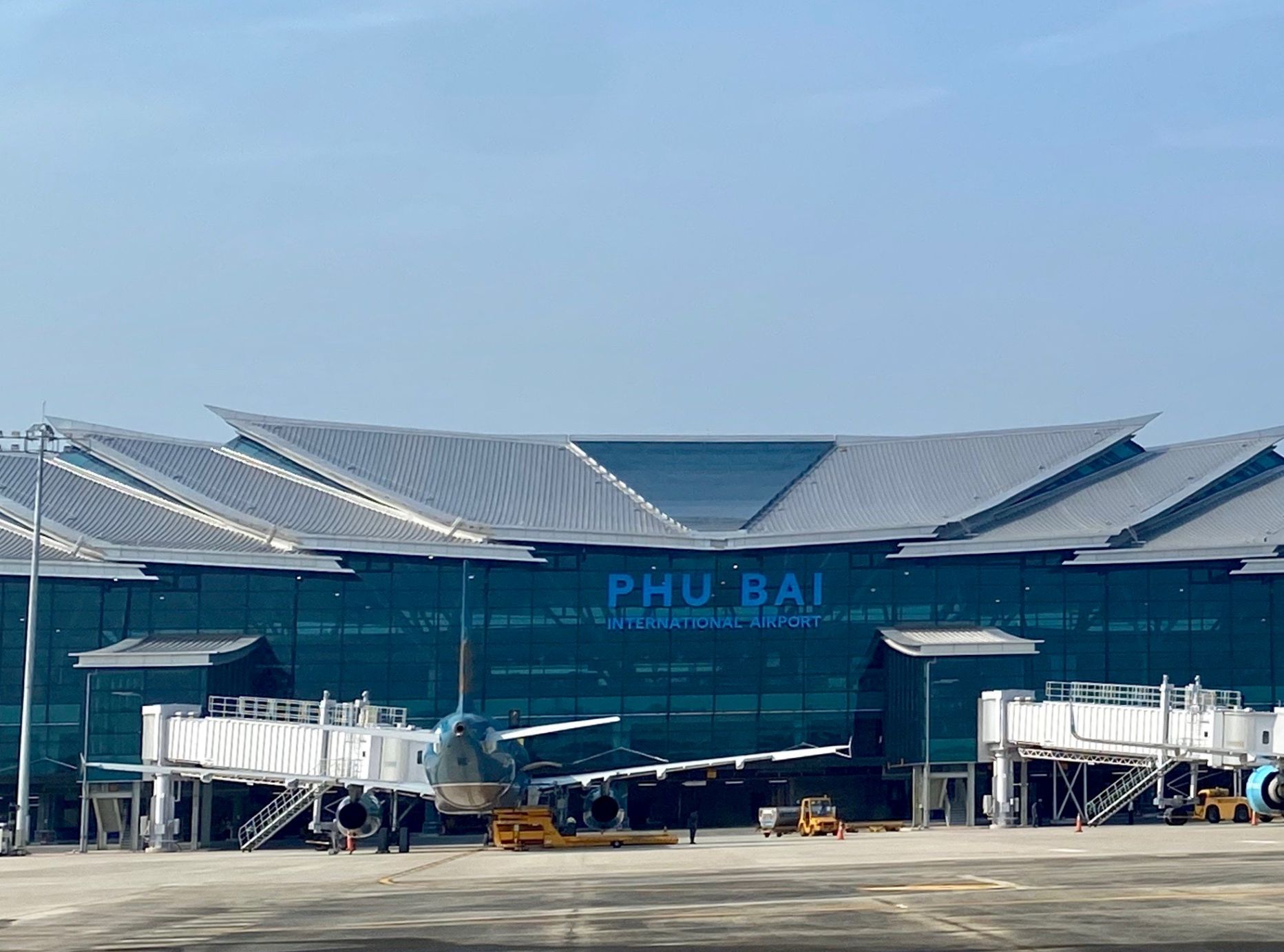 Six airports extend night operations for Tet 2026