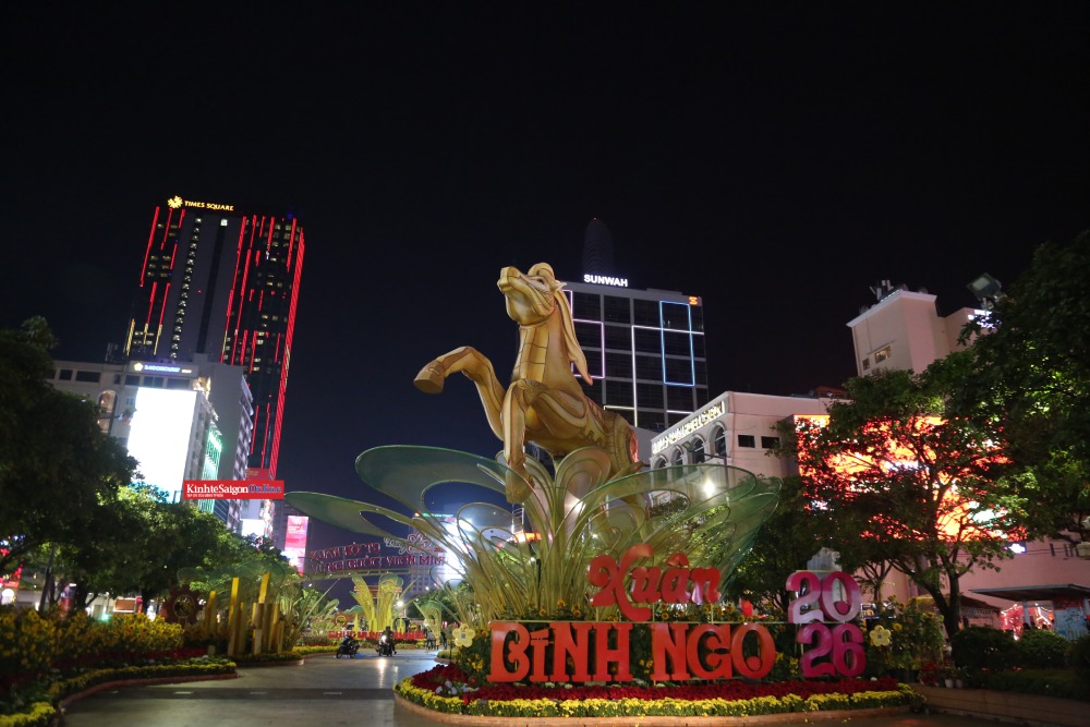 Nguyen Hue Flower Street keeps horse mascots on display for another month