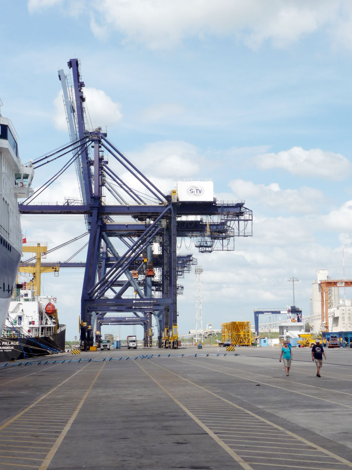 Exporters on edge to maintain orders