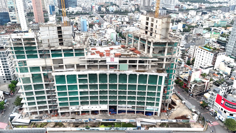 Work restarts on long-stalled twin-tower project across Ben Thanh Market