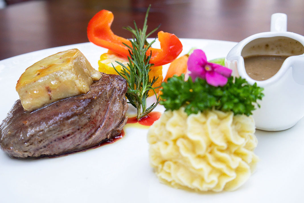 Historic Continental Saigon rolls out American beef, wine promotion for April 30 holiday