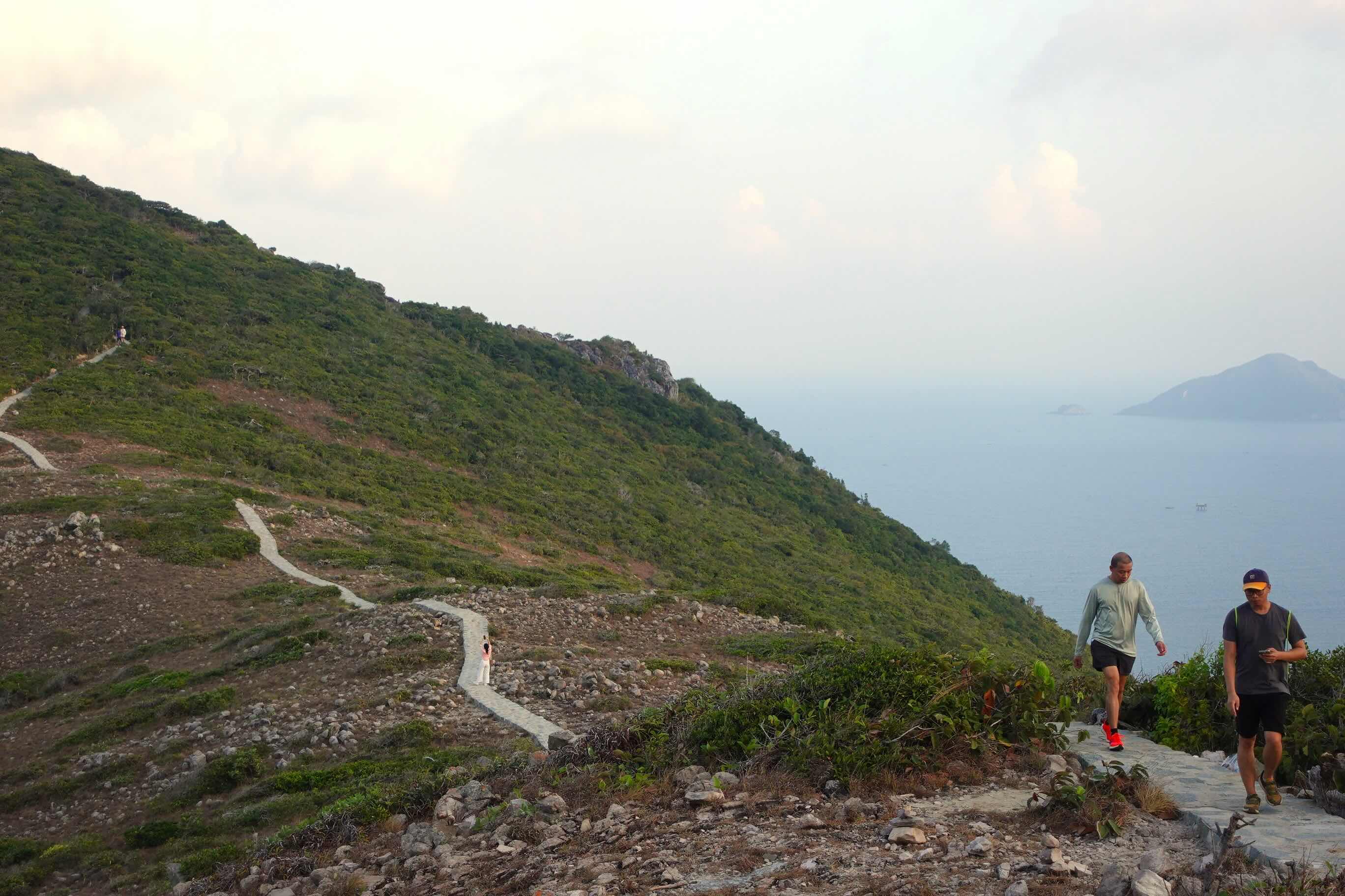 Sunset trek on Lo Voi Mountain