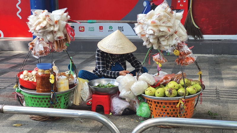 Vulnerable groups in HCMC to get financial aid