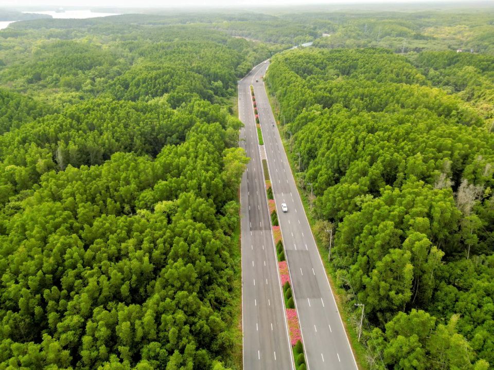 HCMC proposes 58 urgent infrastructure projects for 2026-2030