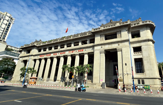 Vietnam raises short-term funding ratio for medium-, long-term lending to 40%