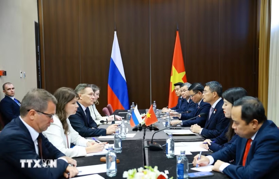 Vietnam deepens energy cooperation with Russia's Rosatom and Zarubezhneft