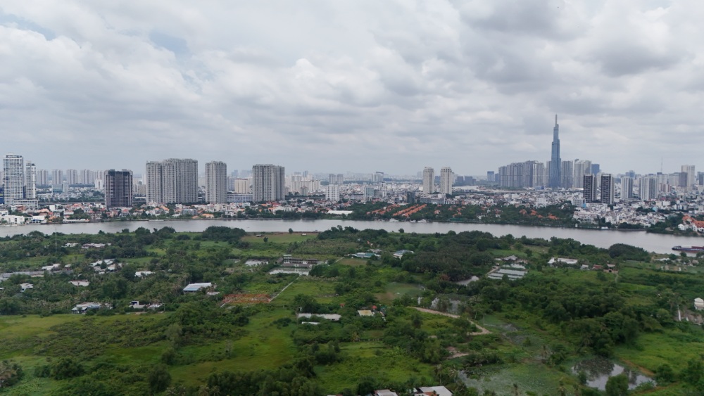 HCMC sets deadline for land clearance at two mega projects