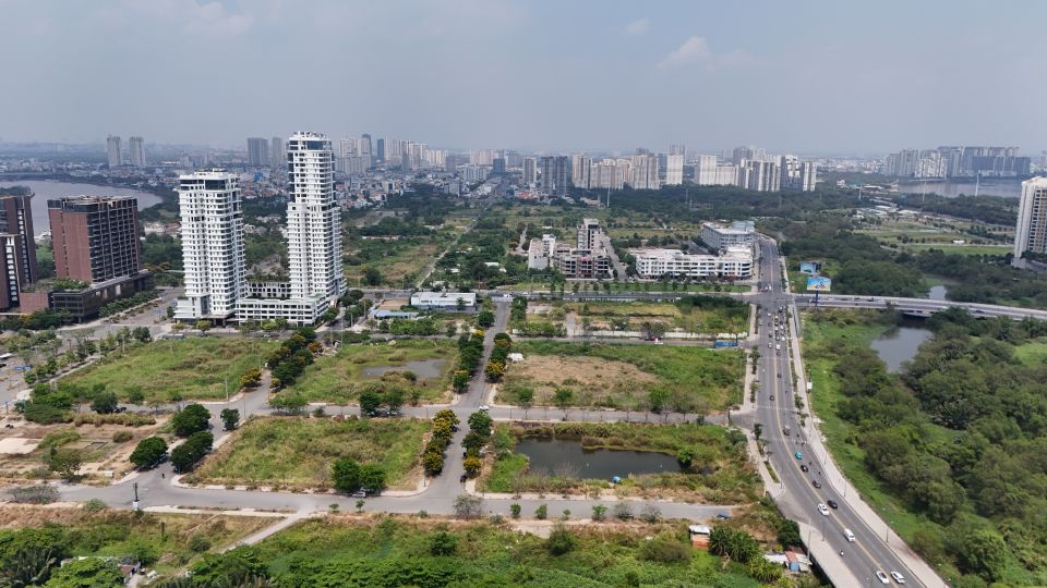 HCMC moves to clear 421 stalled projects