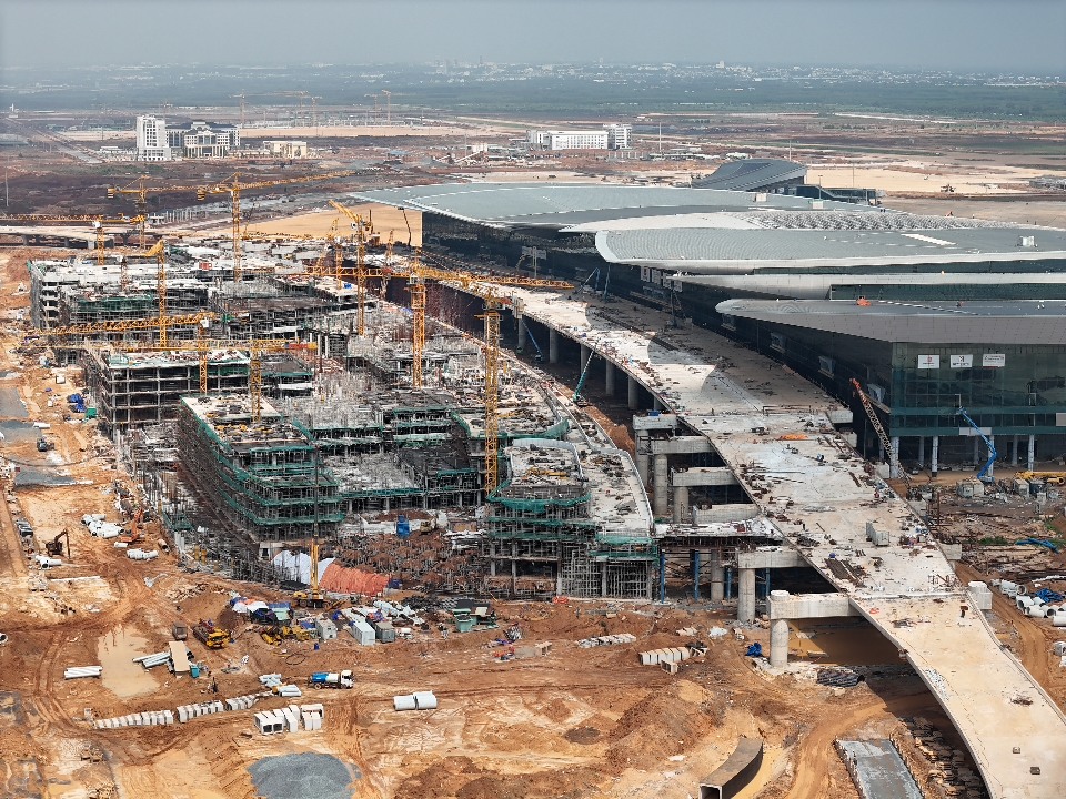 Long Thanh airport construction 76% complete