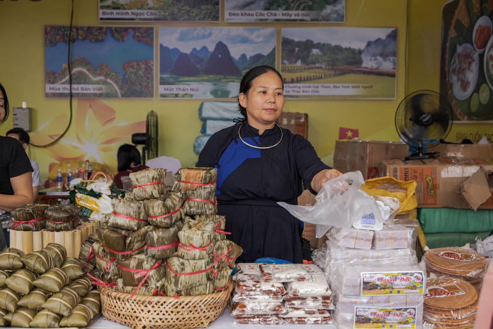 Hanoi’s Autumn Fair 2025 offers flavorful culinary tour across Vietnam- Ảnh 6. Hanoi’s Autumn Fair 2025 offers flavorful culinary tour across Vietnam- Ảnh 6.