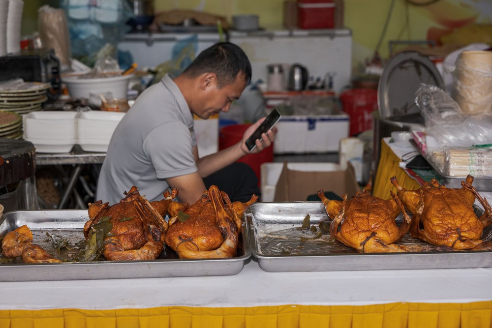 Hanoi’s Autumn Fair 2025 offers flavorful culinary tour across Vietnam- Ảnh 4. Hanoi’s Autumn Fair 2025 offers flavorful culinary tour across Vietnam- Ảnh 4.