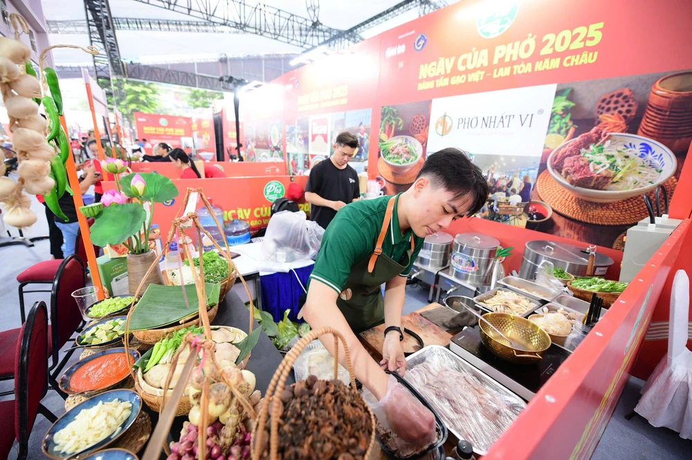 Vietnam’s biggest pho event Pho Day kicks off today in Ho Chi Minh City - Ảnh 7.