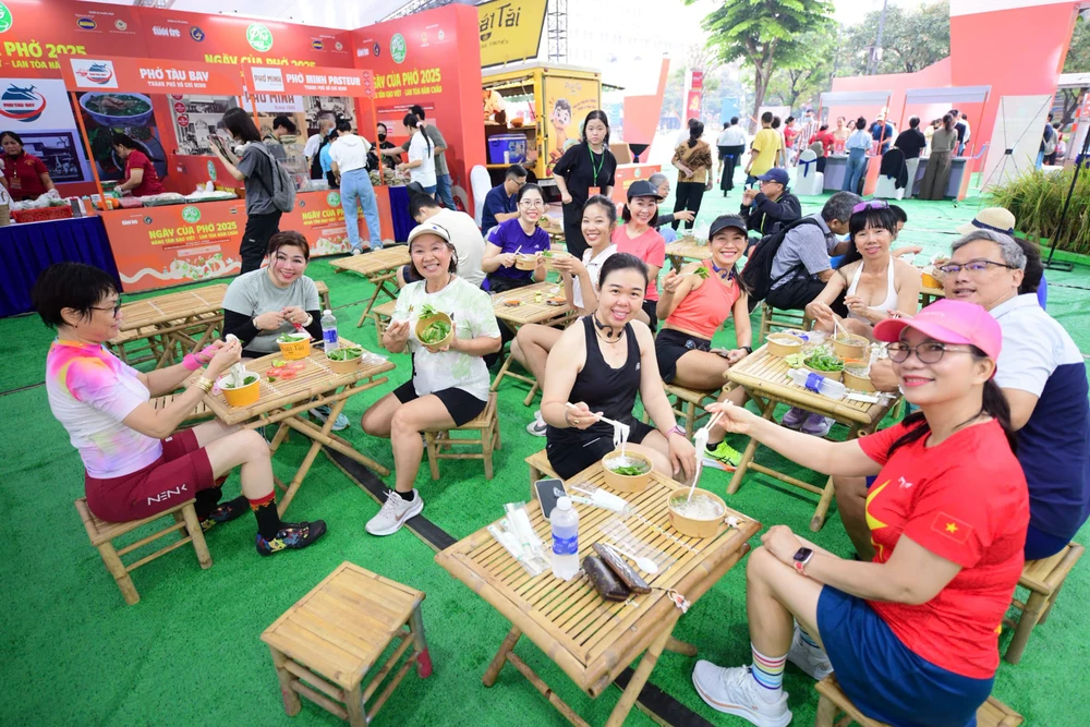 Vietnam’s biggest pho event Pho Day kicks off today in Ho Chi Minh City - Ảnh 4.