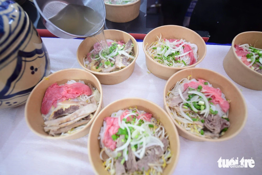 Vietnam’s biggest pho event Pho Day kicks off today in Ho Chi Minh City - Ảnh 12.