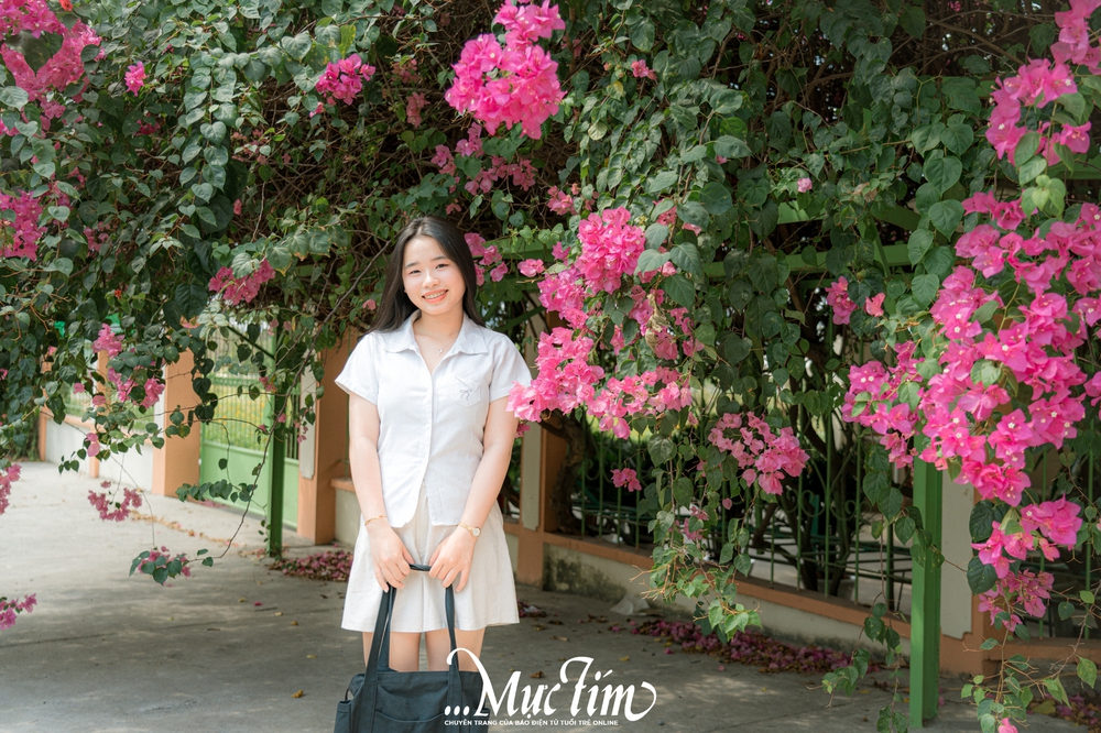 Nhiều con đường ở TP.HCM lúc này: hoa giấy, kèn hồng, huỳnh liên bung nở rực rỡ- Ảnh 8.