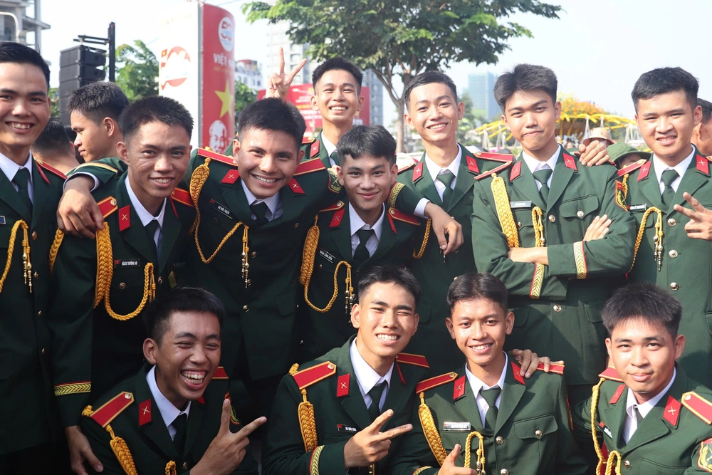 'Mini concert' đặc biệt của quân và dân sáng 30-4- Ảnh 5.