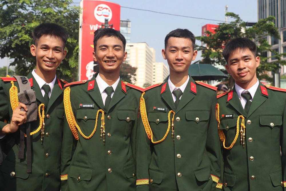 'Mini concert' đặc biệt của quân và dân sáng 30-4- Ảnh 6.