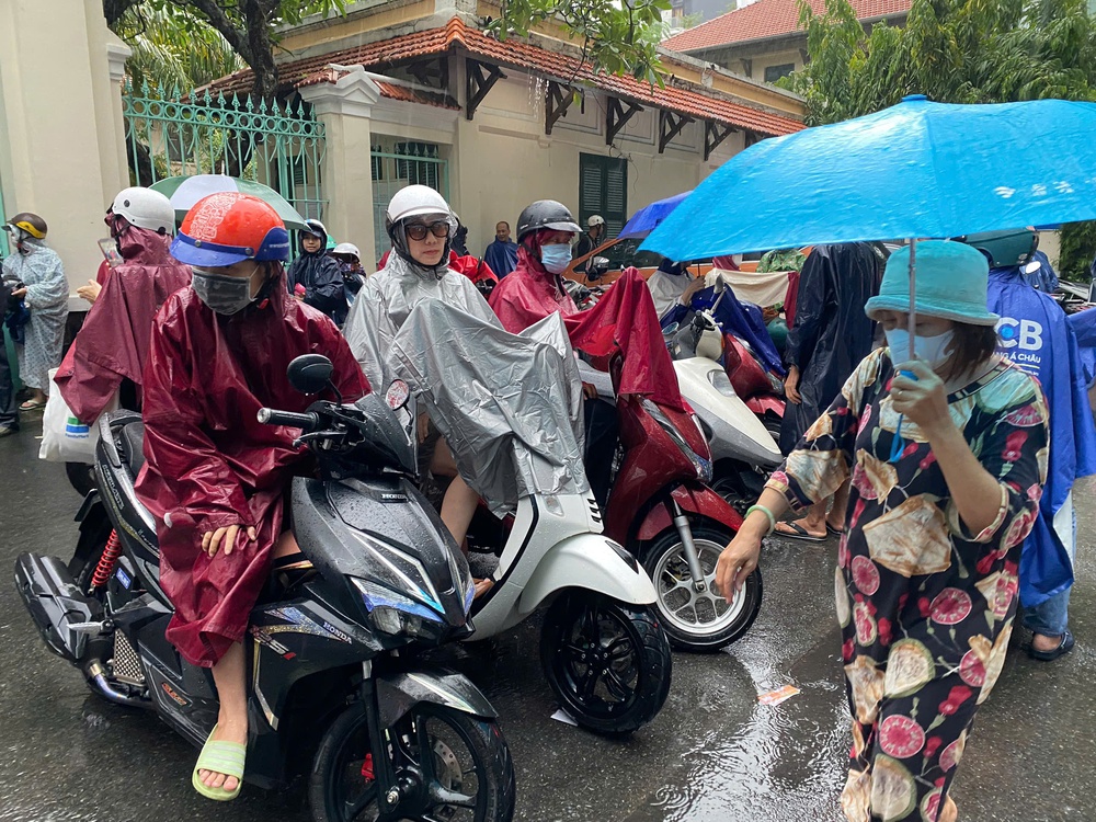 Khoảnh khắc đẹp: Ba mẹ cùng con bước vào kỳ thi lớn nhất tuổi học trò - Ảnh 30.