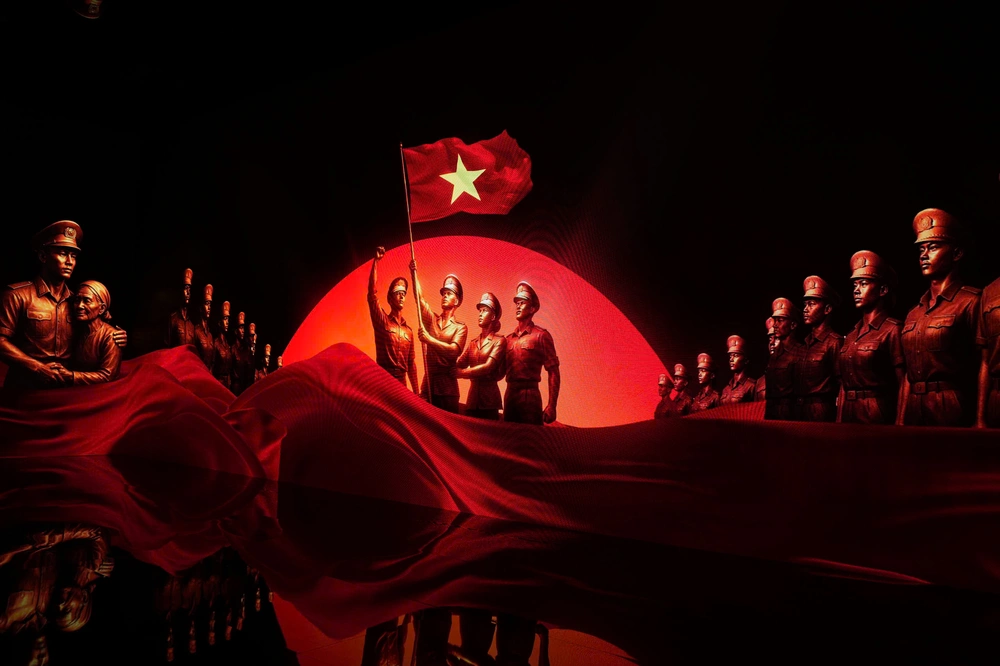 Người dân TP.HCM hào hứng với triển lãm Vinh quang Công an nhân dân Việt Nam - Ảnh 18.