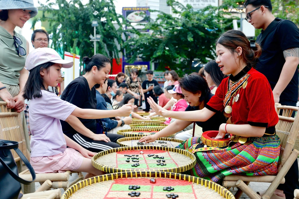 Những trải nghiệm đặc biệt tại chuỗi hoạt động kỷ niệm 327 năm Sài Gòn - Chợ Lớn - Gia Định - TP.HCM - Ảnh 12.