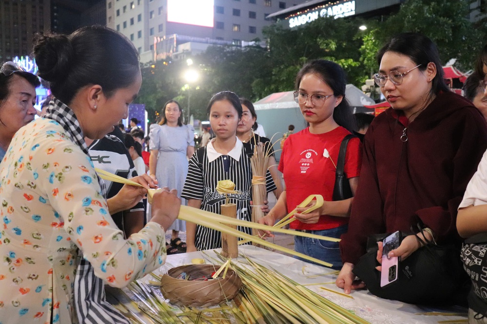 Những trải nghiệm đặc biệt tại chuỗi hoạt động kỷ niệm 327 năm Sài Gòn - Chợ Lớn - Gia Định - TP.HCM - Ảnh 7.