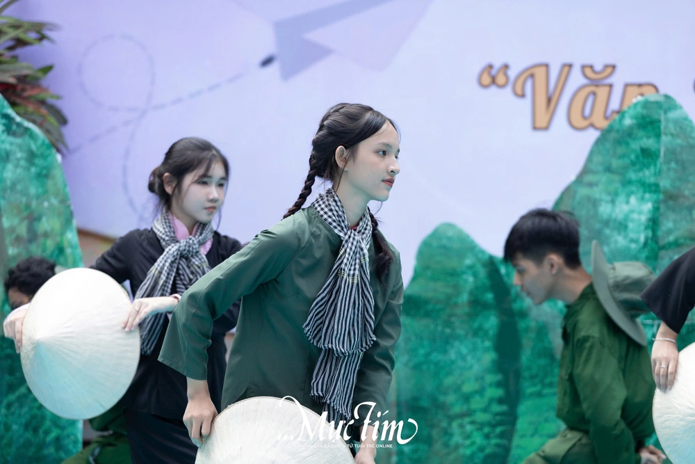 Khi học trò đưa văn học ‘bước’ ra khỏi trang sách - Ảnh 26.