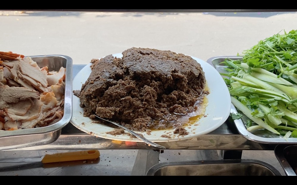 What to know about banh mi food poisoning in Vietnam, and how to eat it safely - Ảnh 2.