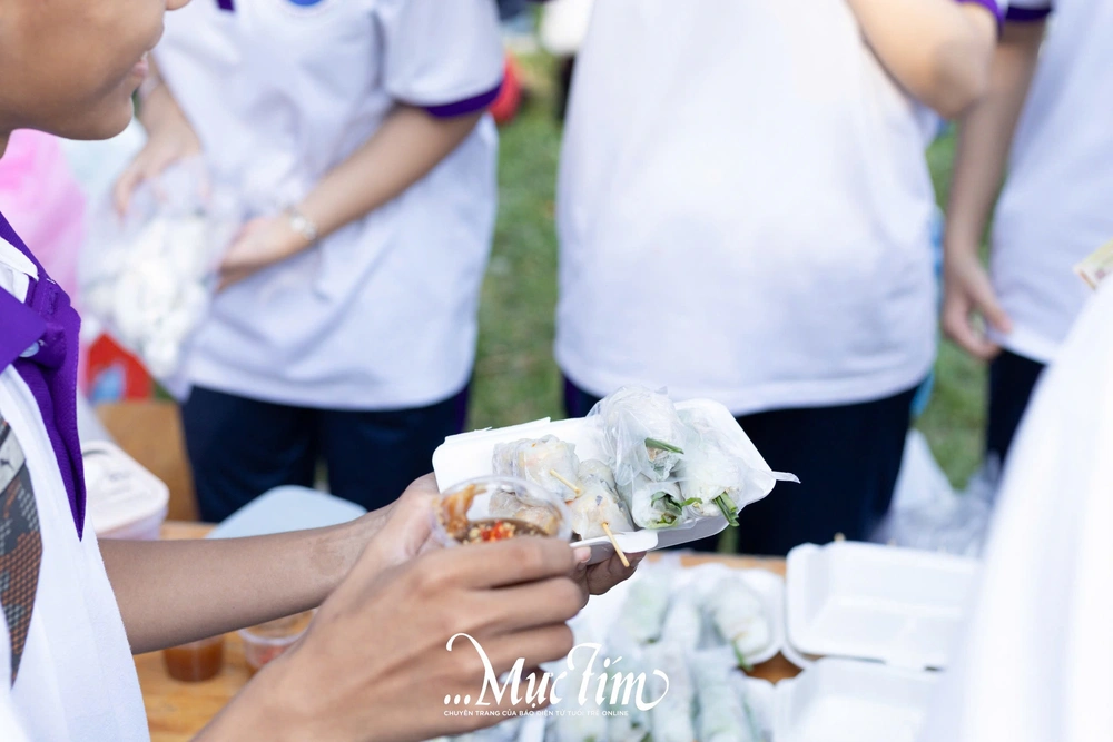 Thầy trò Trường THPT Trung Phú ‘mở tiệc’ kỷ niệm ngày đặc biệt của tháng thanh niên- Ảnh 6.