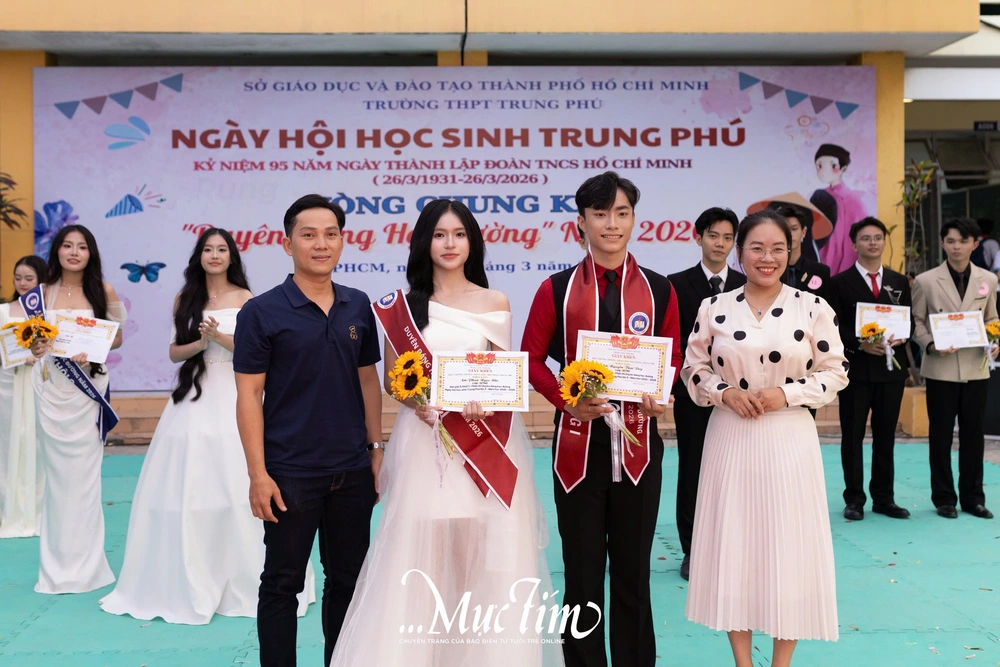 Thầy trò Trường THPT Trung Phú ‘mở tiệc’ kỷ niệm ngày đặc biệt của tháng thanh niên- Ảnh 23.