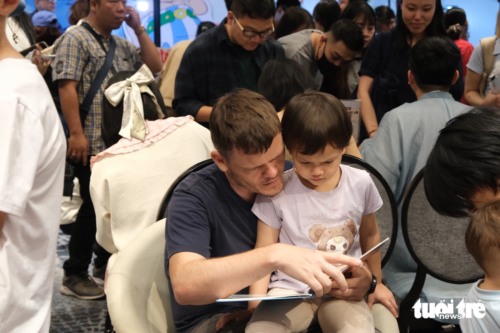 Francophone Comics Festival brings joyful reading to kids, adults in Ho Chi Minh City- Ảnh 2.