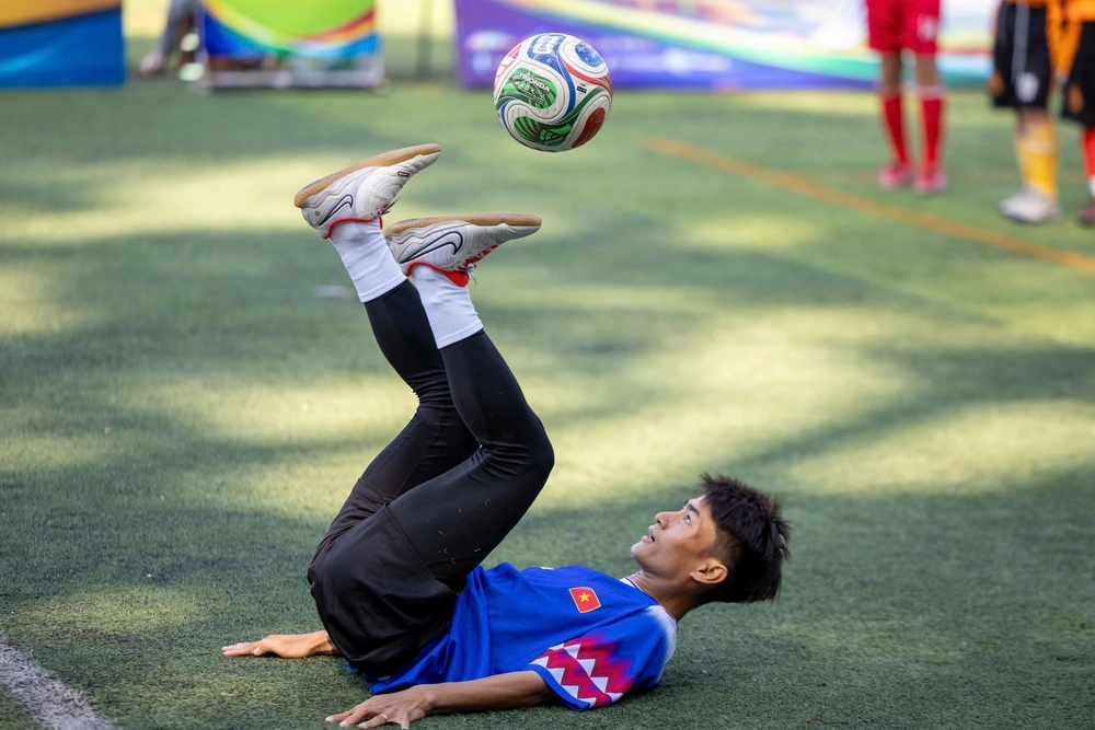 Huỳnh Như, Thy Freestyle truyền cảm hứng 'ước mơ sân cỏ' cho cầu thủ nhí TP.HCM- Ảnh 4.