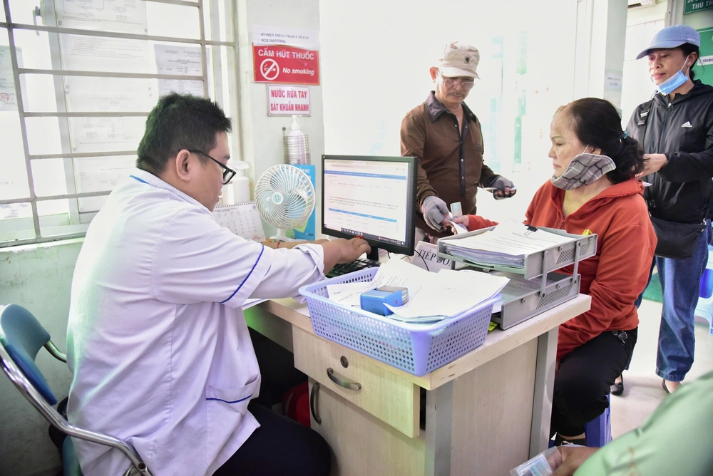 Y tế TP.HCM đổi mới cấu trúc hệ thống y tế hướng tới người dân năm 2026 - Ảnh 12.